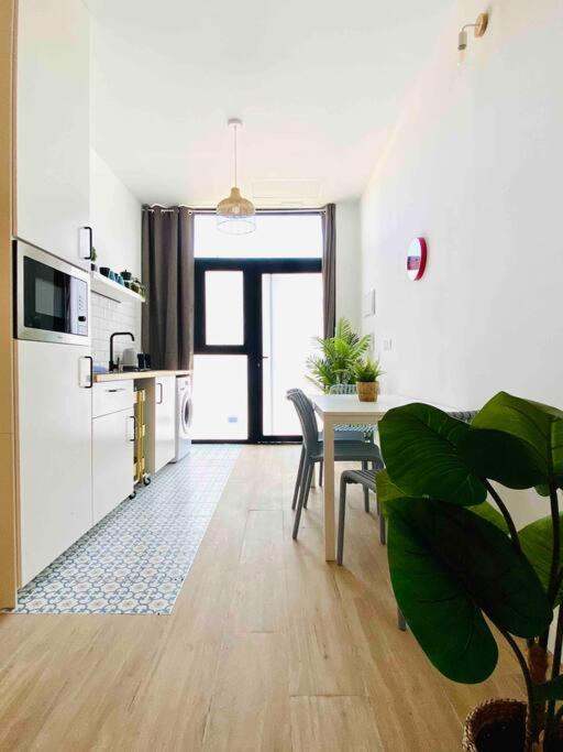 Beautiful Flat Next The Beach Valencia Exterior photo