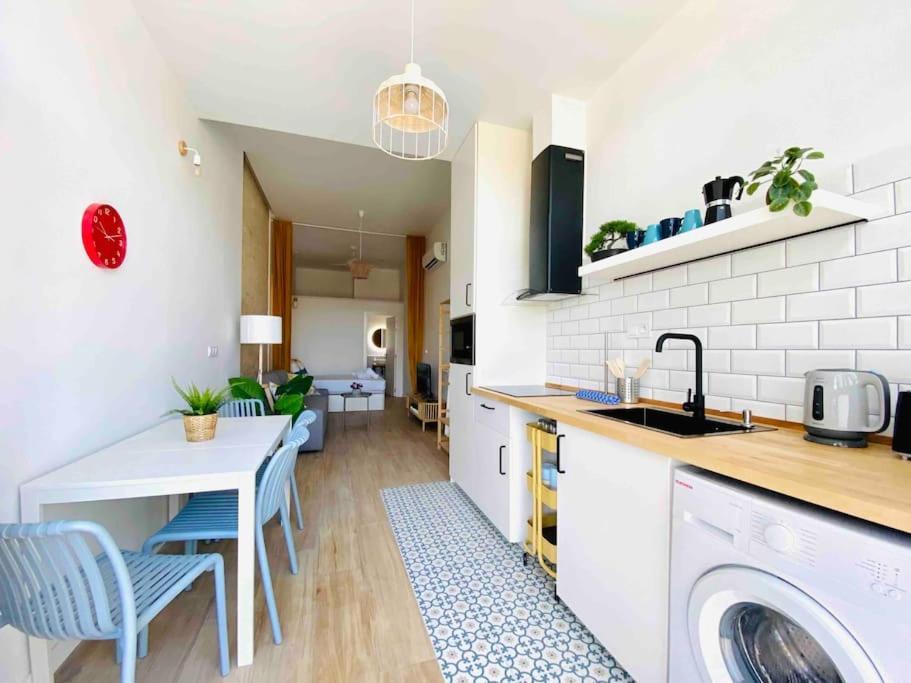 Beautiful Flat Next The Beach Valencia Exterior photo