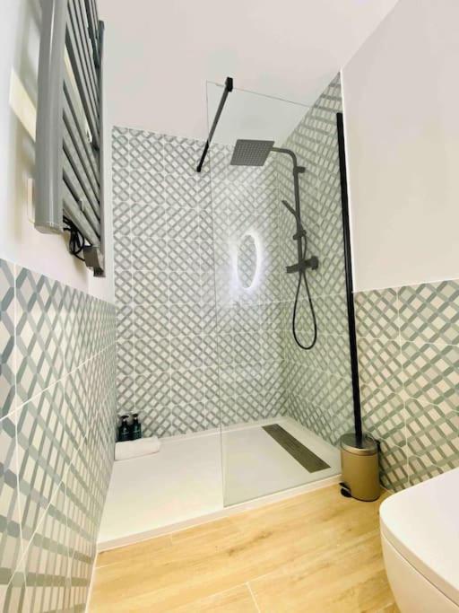 Beautiful Flat Next The Beach Valencia Exterior photo